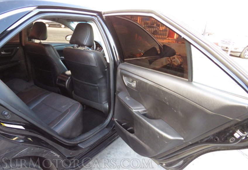 2016 Toyota Camry Hybrid - Image 28