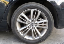 2016 Toyota Camry Hybrid - Image 20