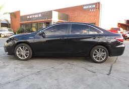 2016 Toyota Camry Hybrid - Image 10
