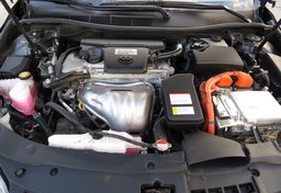 2016 Toyota Camry Hybrid - Image 50