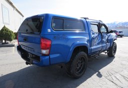 2017 Toyota Tacoma - Image 5