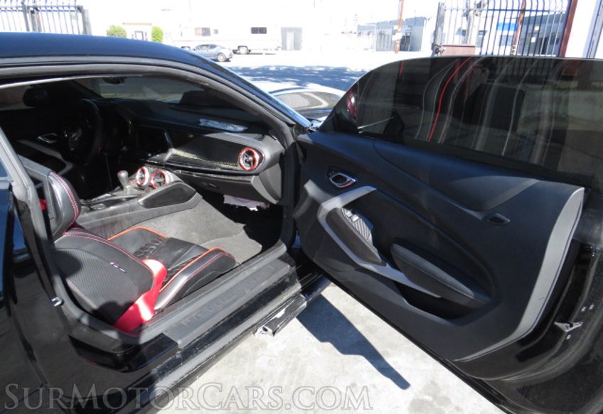 2020 Chevrolet Camaro - Image 21