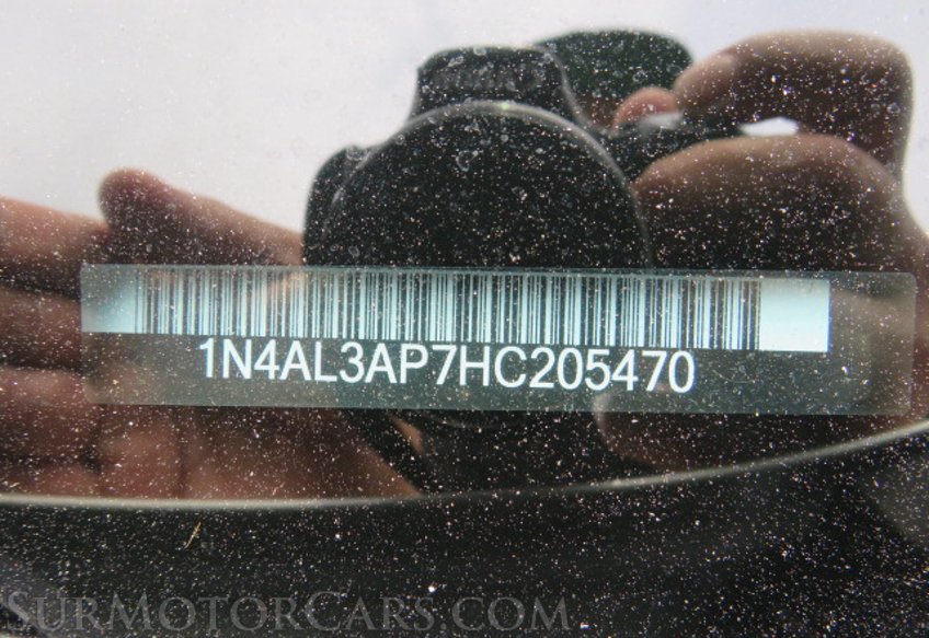 2017 Nissan Altima - Image 44