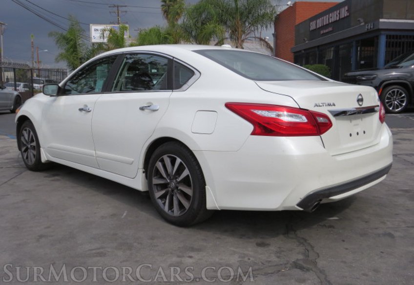 2017 Nissan Altima - Image 7