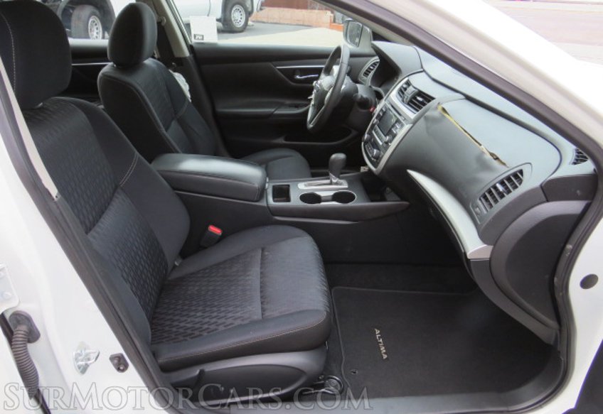 2017 Nissan Altima - Image 22