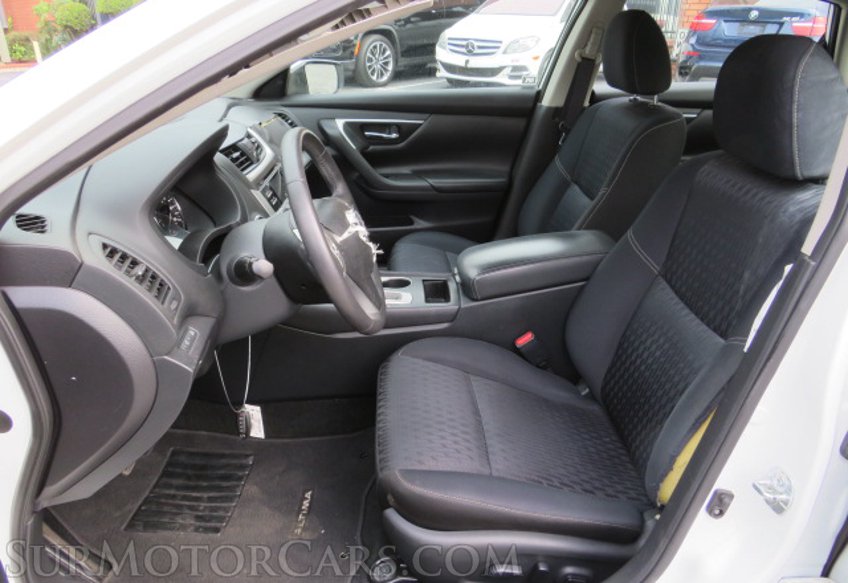 2017 Nissan Altima - Image 21