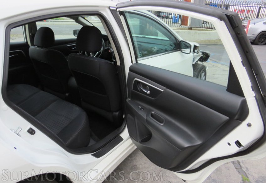 2017 Nissan Altima - Image 26