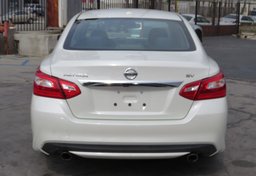 2017 Nissan Altima - Image 12