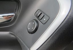 2017 Nissan Altima - Image 40