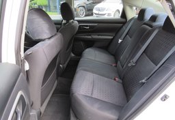 2017 Nissan Altima - Image 27