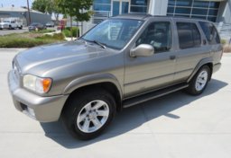 2003 Nissan Pathfinder - Image 2