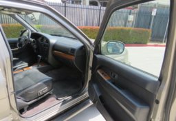 2003 Nissan Pathfinder - Image 20