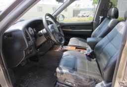 2003 Nissan Pathfinder - Image 30