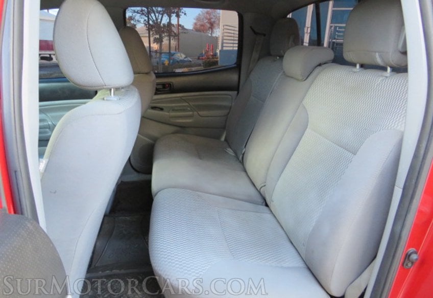 2013 Toyota Tacoma - Image 28