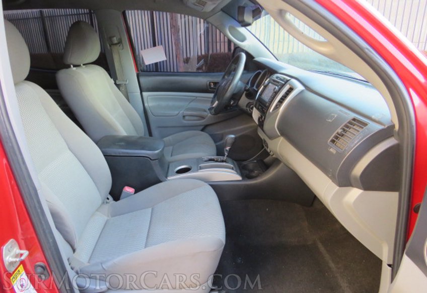 2013 Toyota Tacoma - Image 25