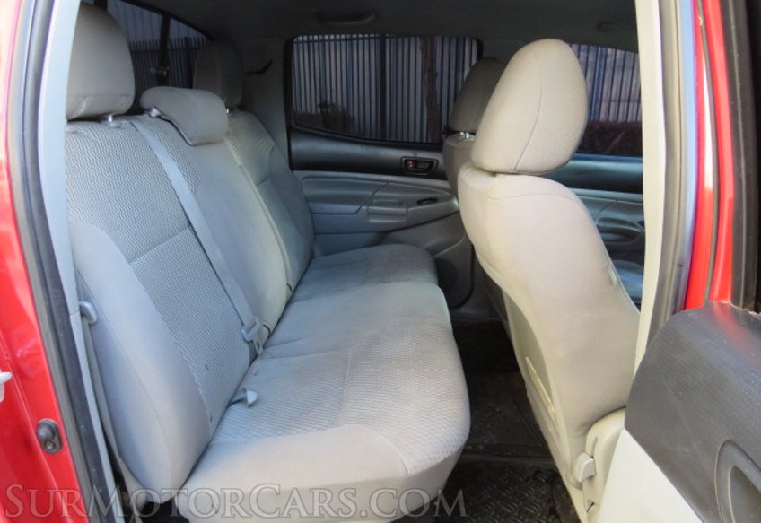 2013 Toyota Tacoma - Image 29