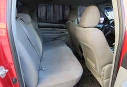 2013 Toyota Tacoma - Image 31