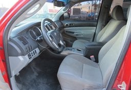 2013 Toyota Tacoma - Image 24