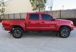 2013 Toyota Tacoma - Image 6