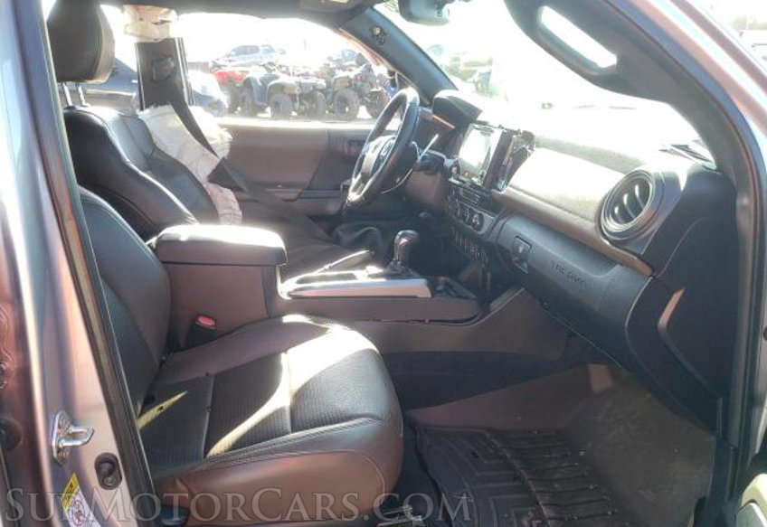 2016 Toyota Tacoma - Image 5