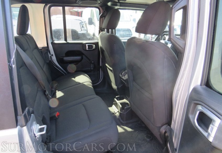 2018 Jeep Wrangler Unlimited - Image 31