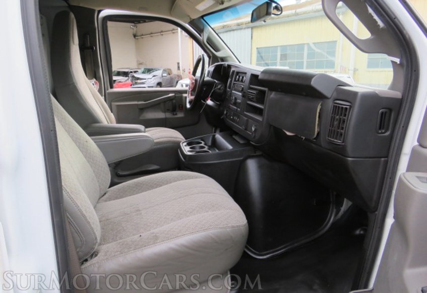 2018 Chevrolet Express Cargo Van - Image 18