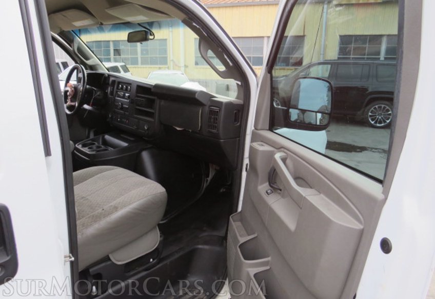 2018 Chevrolet Express Cargo Van - Image 17