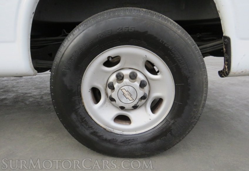 2018 Chevrolet Express Cargo Van - Image 11