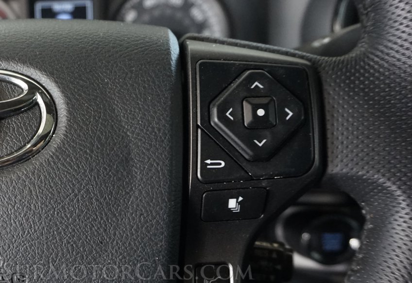 2020 Toyota Tacoma - Image 38