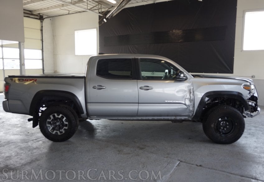 2020 Toyota Tacoma - Image 12