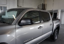 2020 Toyota Tacoma - Image 16