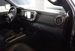 2020 Toyota Tacoma - Image 29