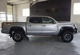 2020 Toyota Tacoma - Image 10