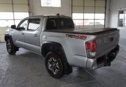 2020 Toyota Tacoma - Image 9