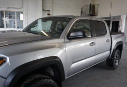 2020 Toyota Tacoma - Image 14