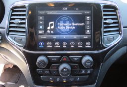 2019 Jeep Grand Cherokee - Image 38