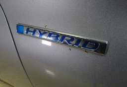 2021 Honda Accord Hybrid - Image 16