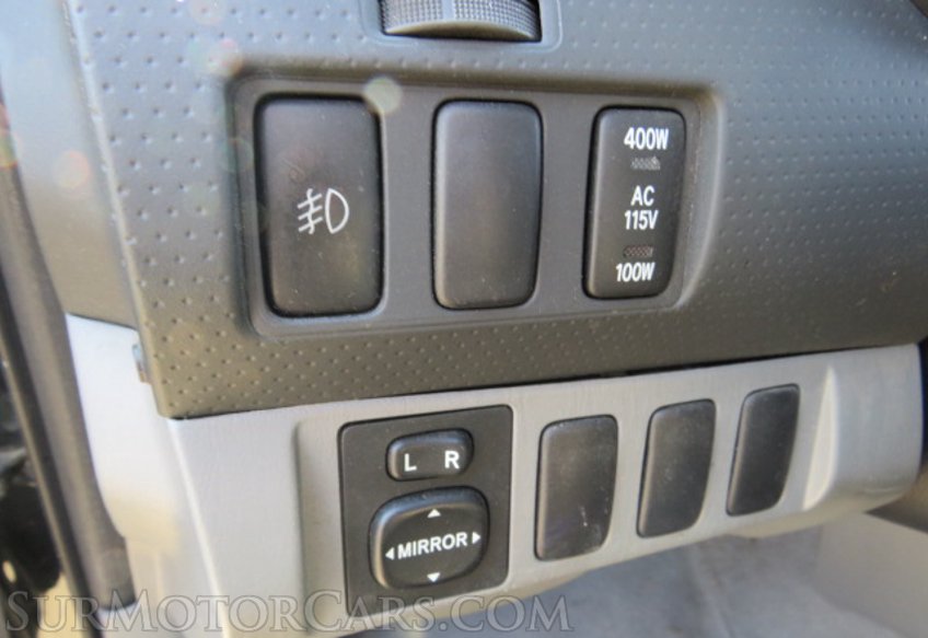 2005 Toyota Tacoma - Image 28