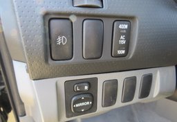2005 Toyota Tacoma - Image 28