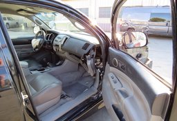 2005 Toyota Tacoma - Image 6