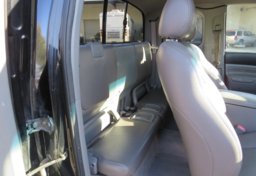 2005 Toyota Tacoma - Image 9