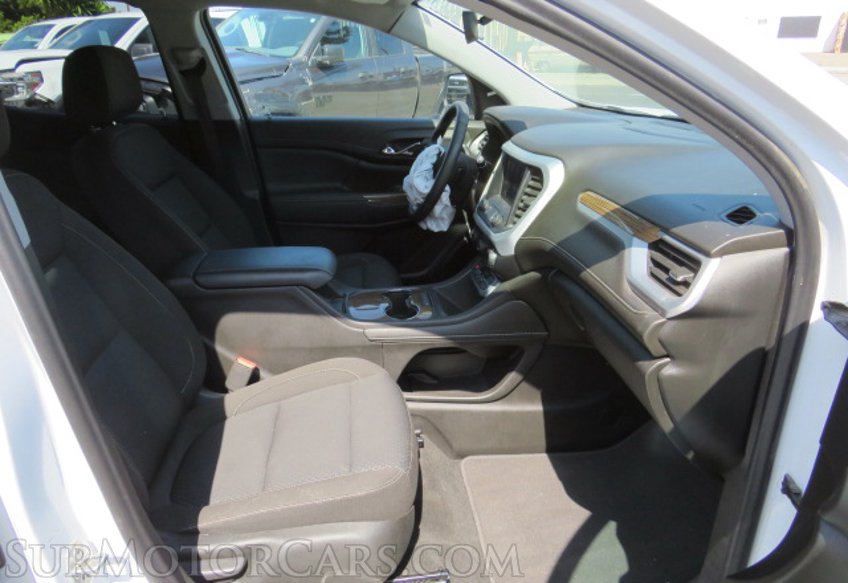 2021 GMC Acadia - Image 26