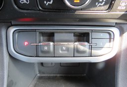 2021 GMC Acadia - Image 40