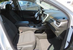 2021 GMC Acadia - Image 26