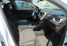 2021 GMC Acadia - Image 24