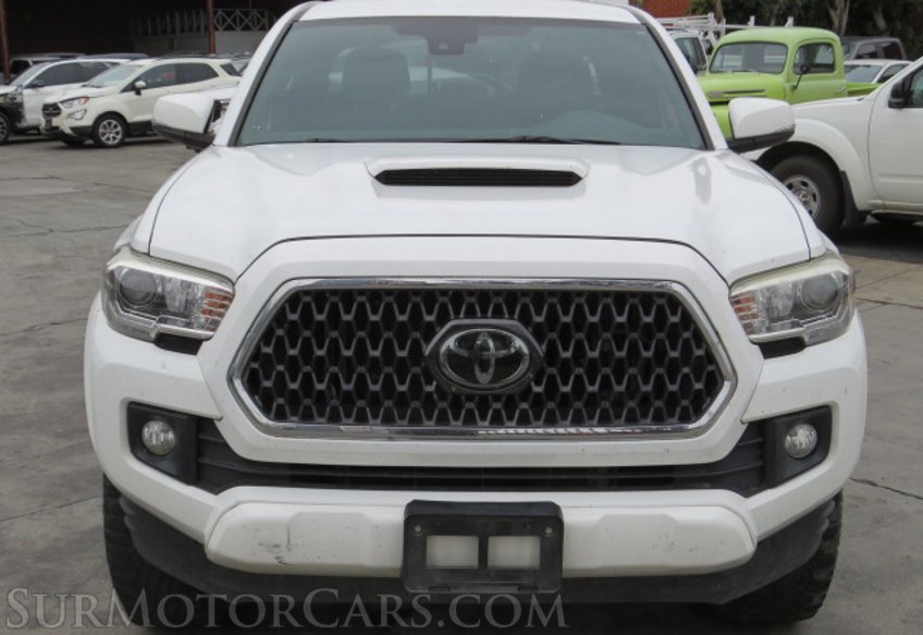2018 Toyota Tacoma - Image 11