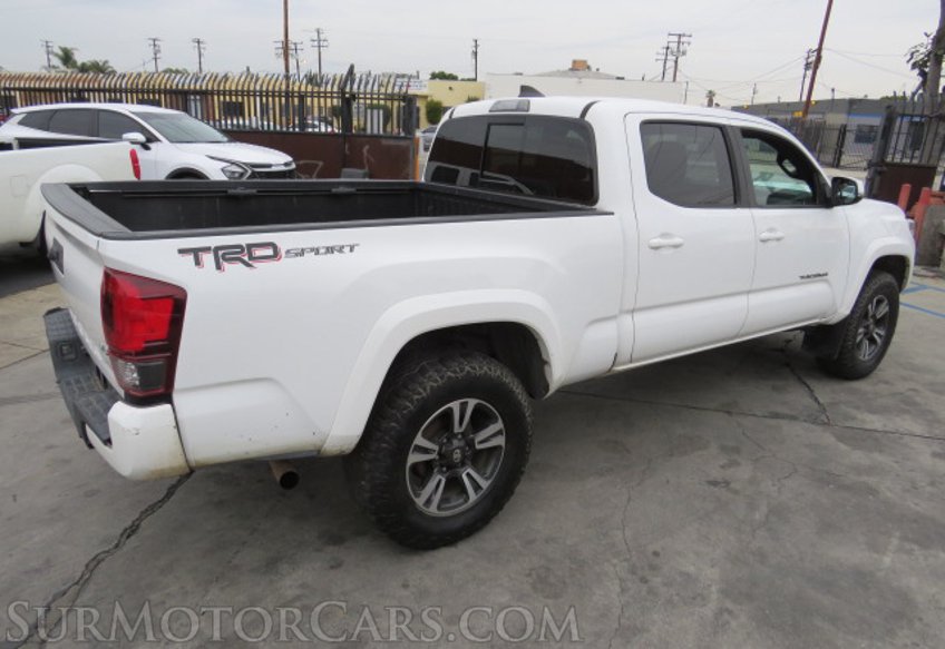 2018 Toyota Tacoma - Image 9