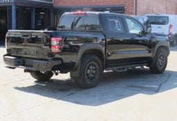 2022 Nissan Frontier - Image 10