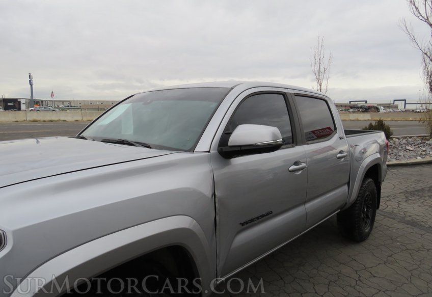2020 Toyota Tacoma 4WD - Image 12