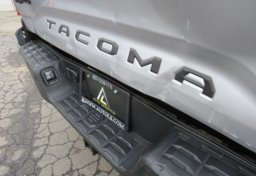 2020 Toyota Tacoma 4WD - Image 21